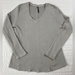 Kuhl Lyrik Women's V-Neck Waffle Knit Sweater in Grey Beige XS Gorpcore Neutral